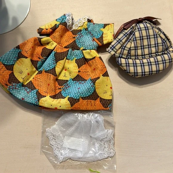 Madeline & Friends Bundle Madeline 8β Doll Assortment of Hand Sewn Outfits Plus - Picture 2 of 10